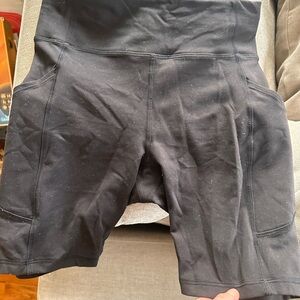 Lululemon invigorate Highrise shorts - 8”, black